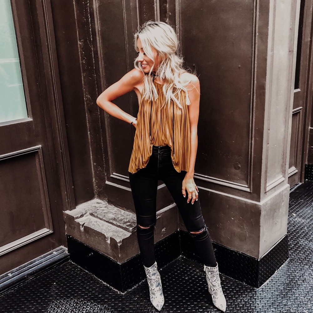 Pleated top